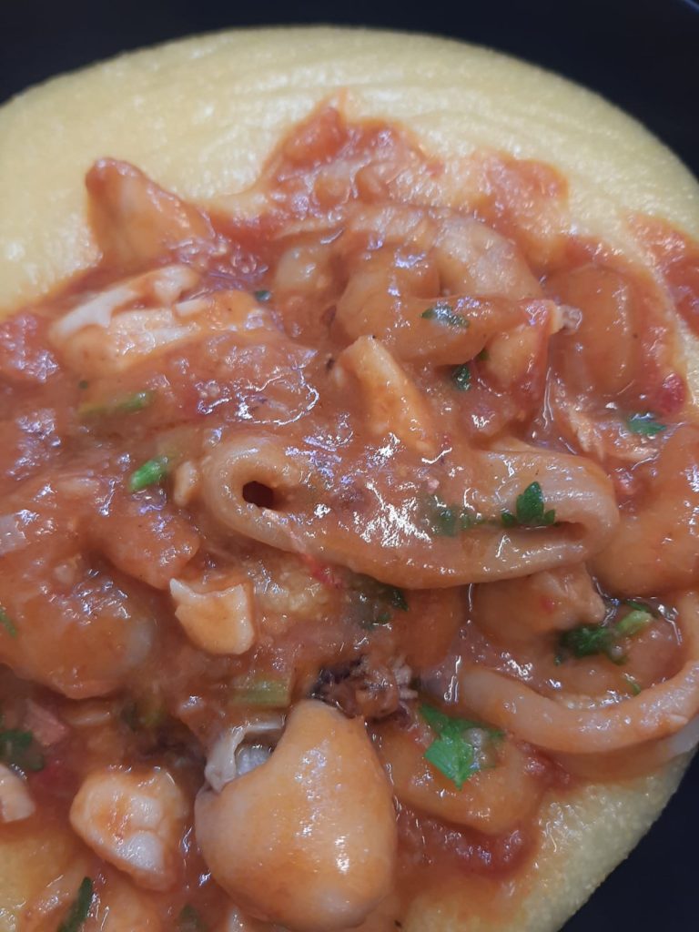 Polenta morbida con il ragù di Chioggia